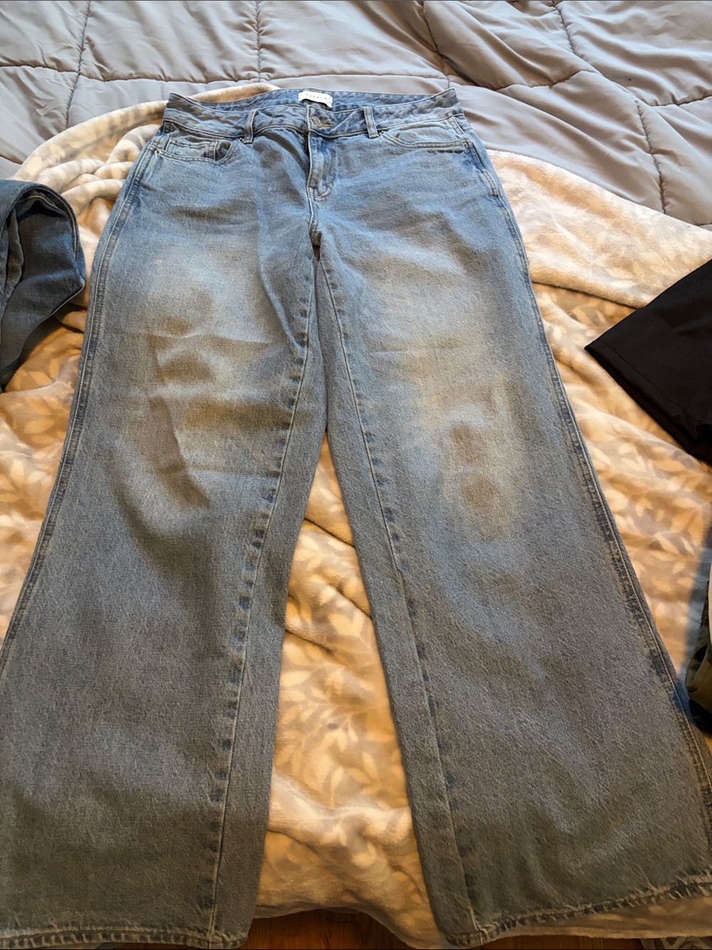 PacSun Light Wash Wide-Leg Jeans